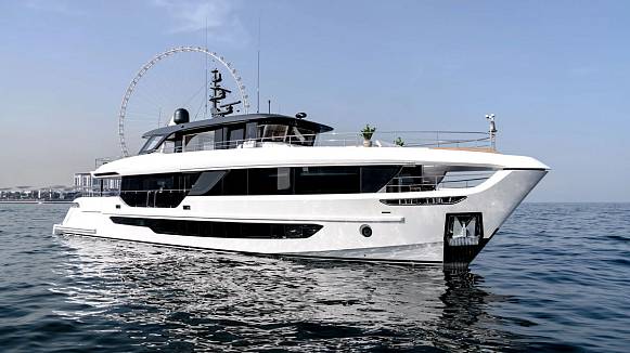 MAJESTY 100 TERRACE yacht