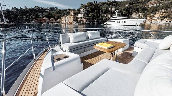 AZIMUT 60 FLY yacht