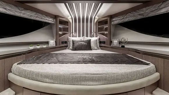 GALEON 800 FLY yacht