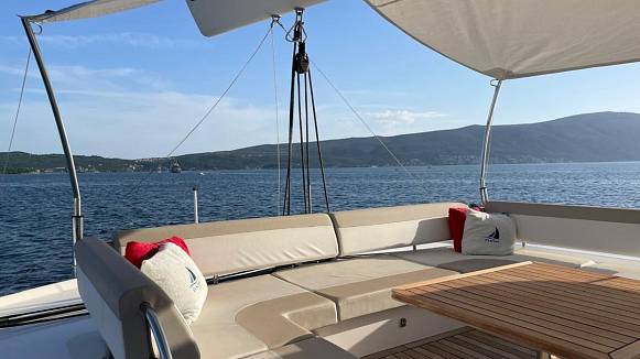 PRIVILEGE SERIE 6 yacht