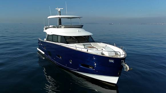 AZIMUT MAGELLANO 66 yacht