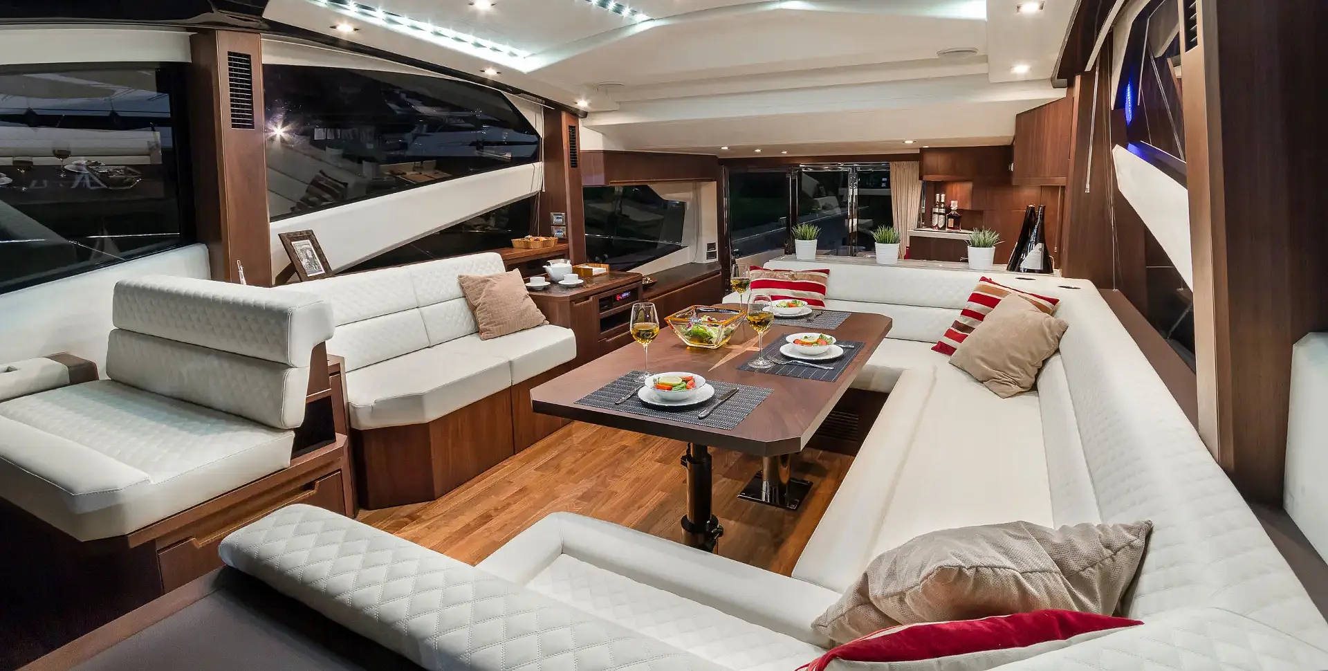 GALEON 560 SKY yacht