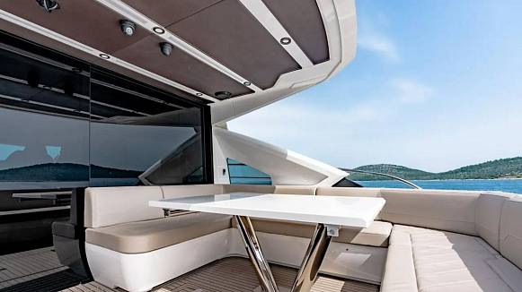 FAIRLINE 65 GTO yacht