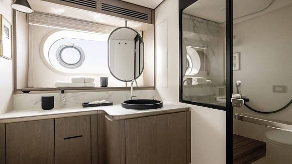 Azimut Magellano 60 yacht