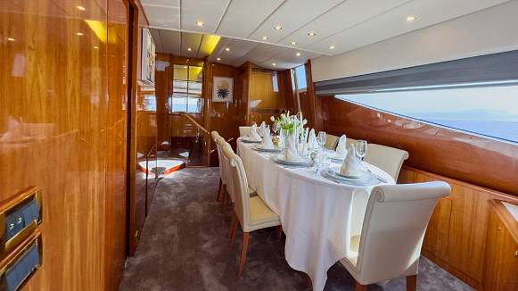 GUY COUACH 2800  yacht