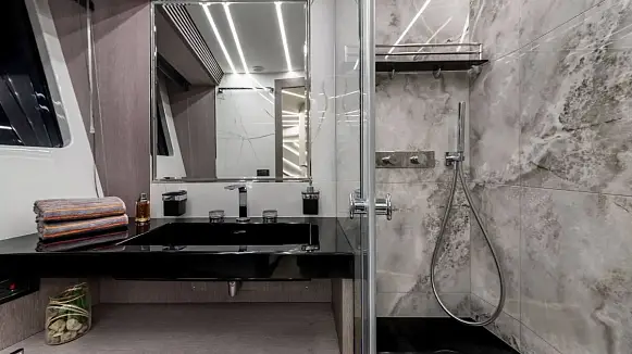 GALEON 800 FLY yacht