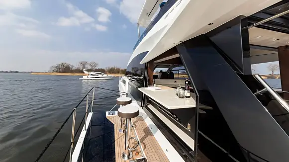 GALEON 640 FLY yacht