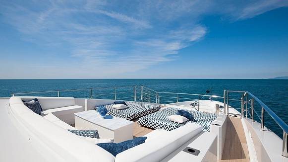 'H yacht