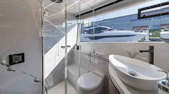 GALEON 560 FLY yacht