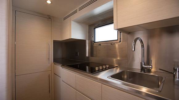 Nomad 70 SUV yacht