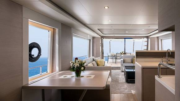 Nomad 70 SUV yacht