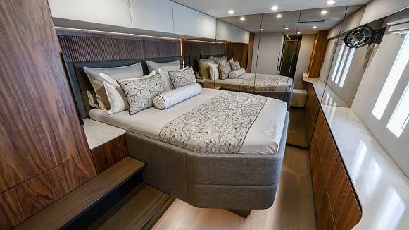 SUNREEF 60 SAILING yacht