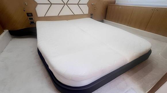 GALEON 400 FLY yacht