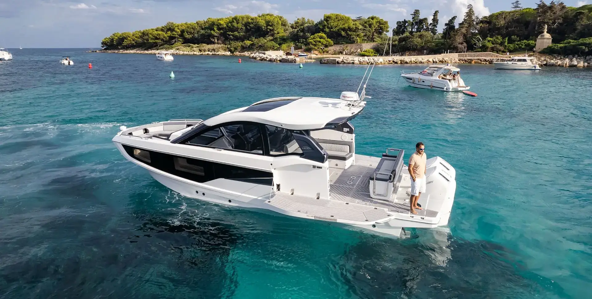 Galeon 375 GTO yacht