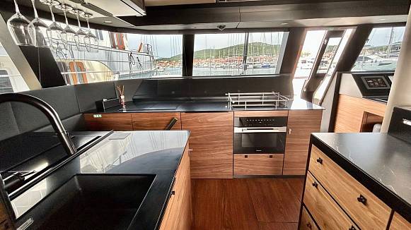 SUNREEF 50 SAILING yacht