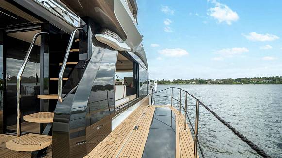 GALEON 520 FLY yacht