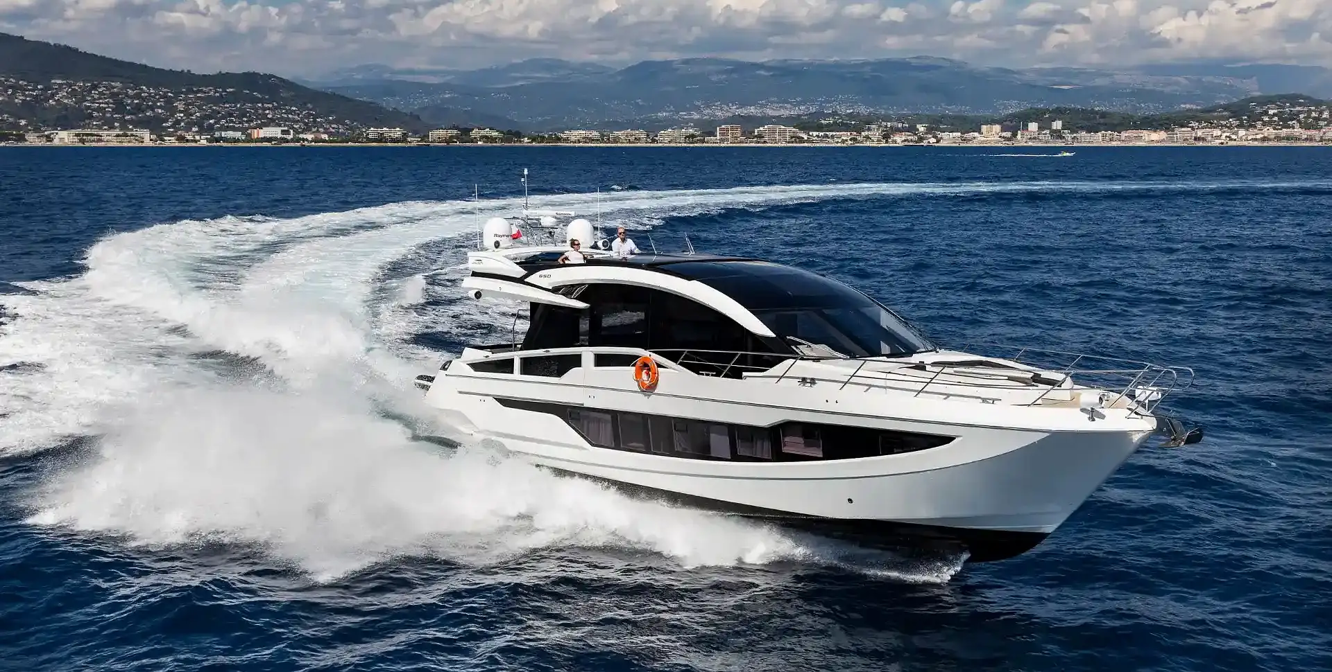 GALEON 650 SKY yacht