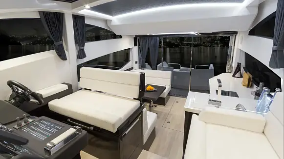 GALEON 430 SKYDECK yacht