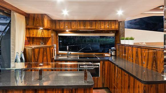 GALEON 550 FLY yacht