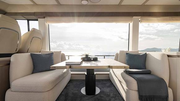 Azimut Magellano 60 yacht