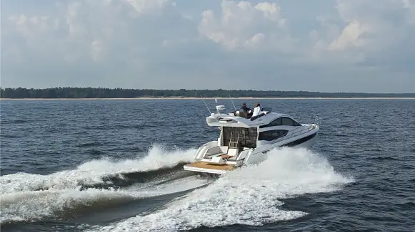 GALEON 430 SKYDECK yacht