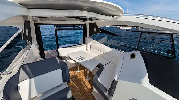 GALEON 365 HTS yacht