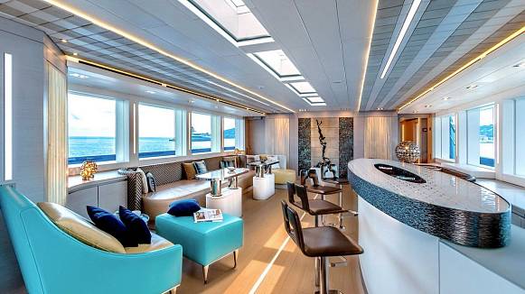 QUEEN ALLA yacht