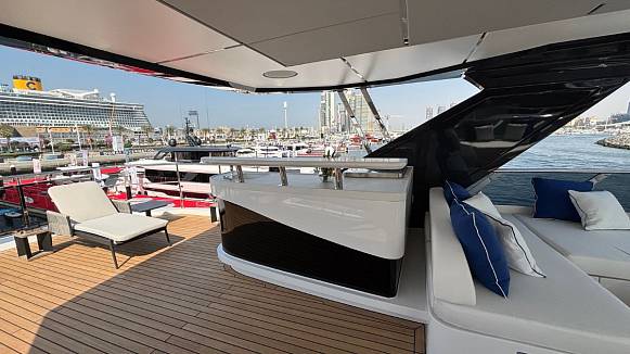 MAJESTY 112 TERRACE yacht