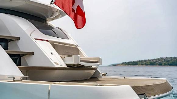 FAIRLINE 65 GTO yacht