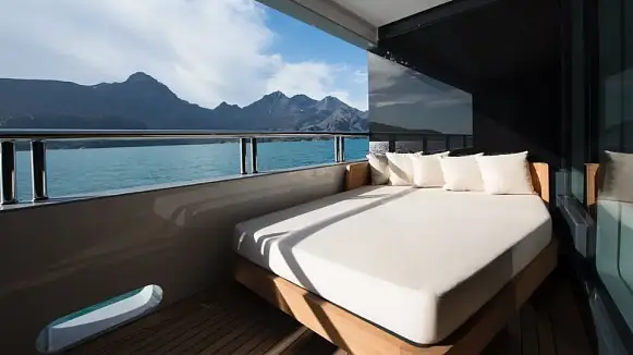 CLOUDBREAK yacht