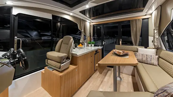 GALEON 370 HTC yacht