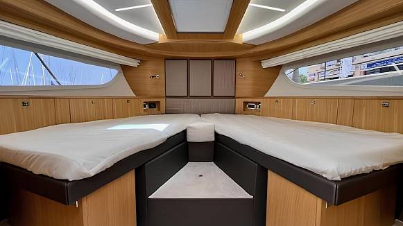 GALEON 400 FLY yacht