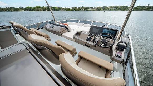GALEON 520 FLY yacht