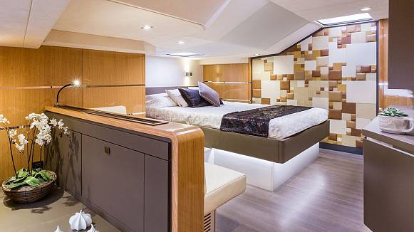 PRIVILEGE SERIE 6 yacht
