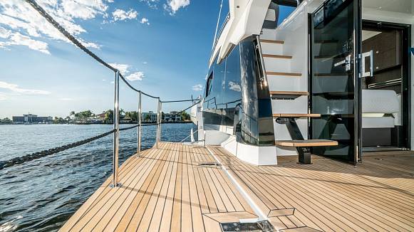 GALEON 400 FLY yacht