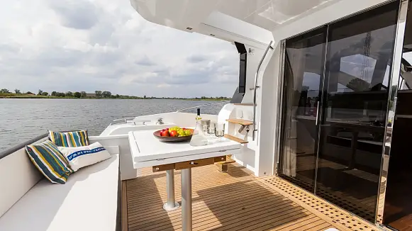 GALEON 560 SKY yacht