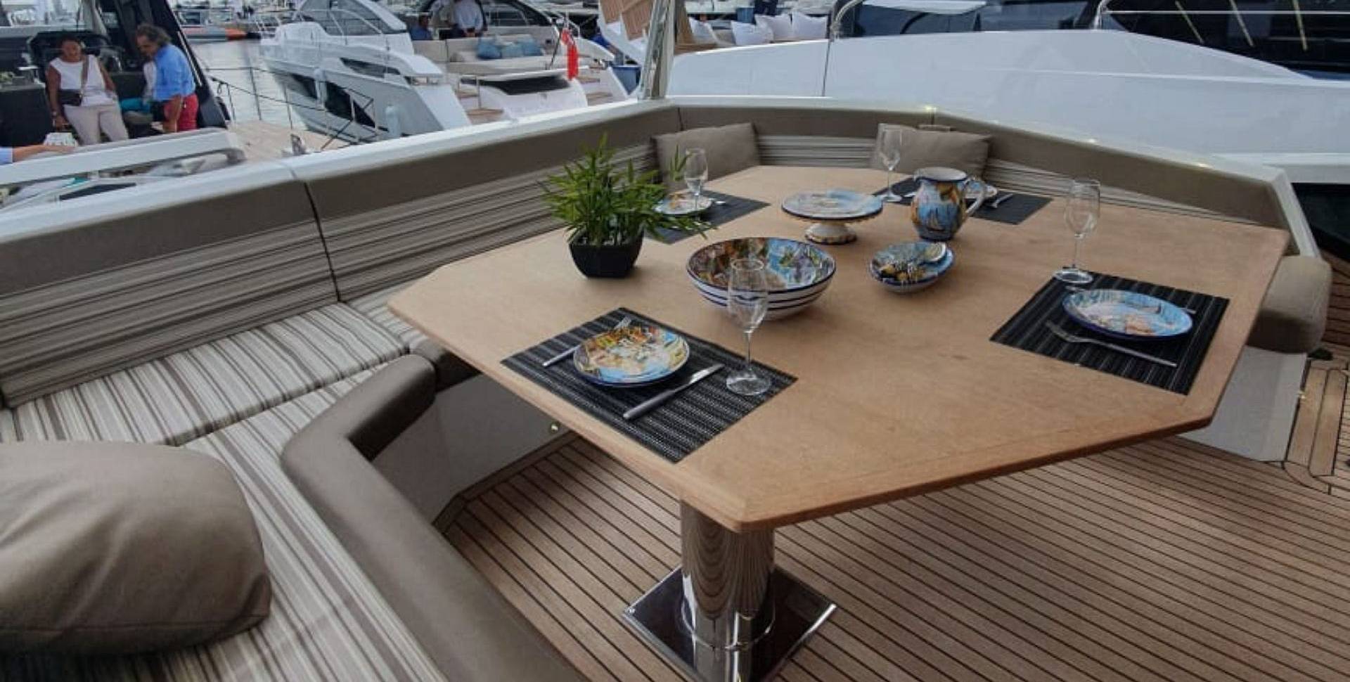 GALEON 640 FLY yacht