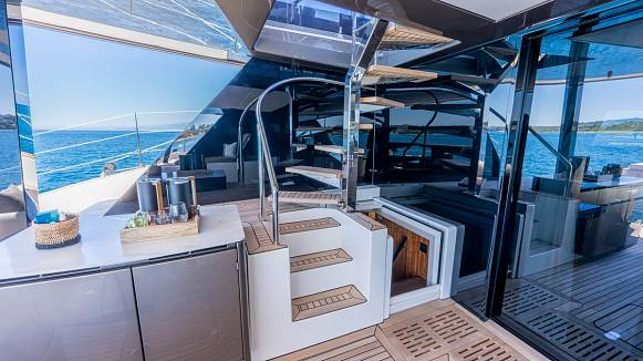 SUNREEF 60 SAILING yacht