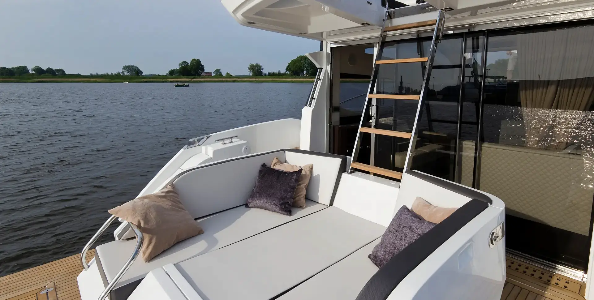 GALEON 430 SKYDECK yacht