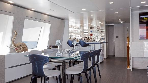 'H yacht