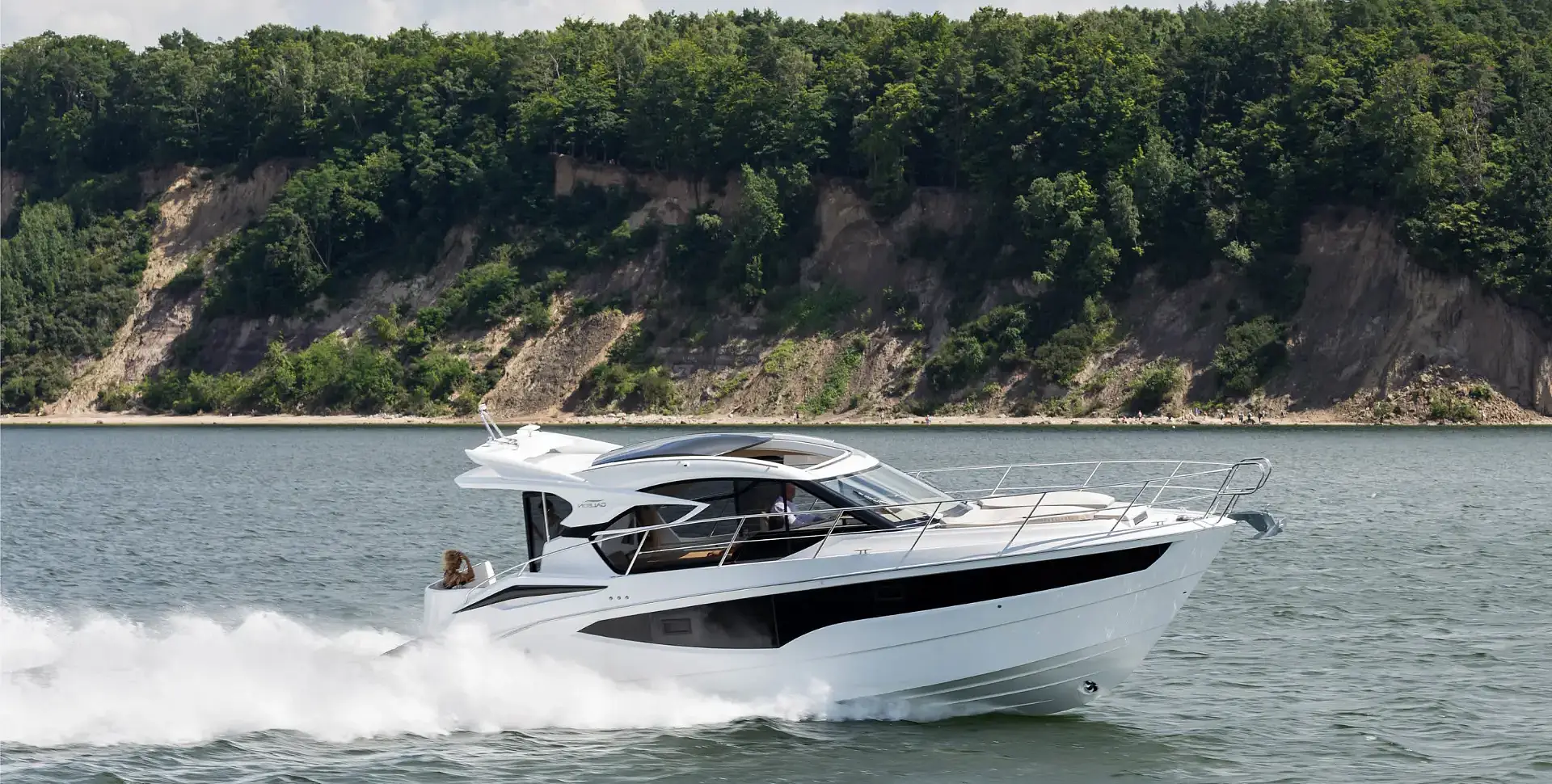 GALEON 370 HTC yacht