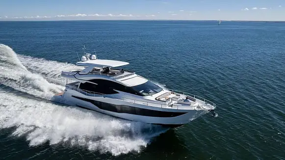 GALEON 800 FLY yacht