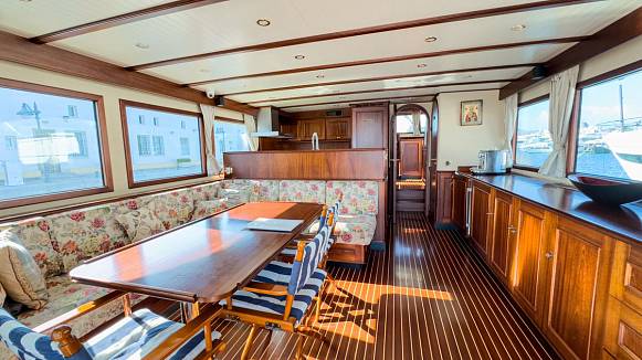 DE ALM DELFINO 60 yacht