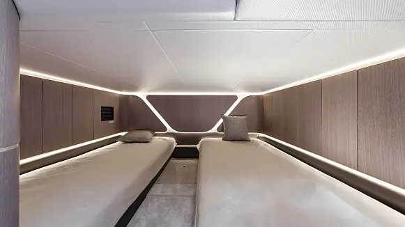 Galeon 375 GTO yacht