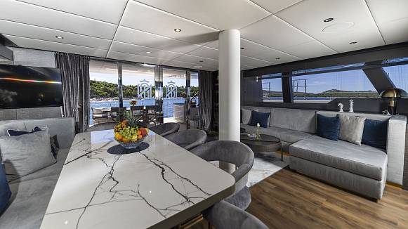 SUNREEF 60 SAILING yacht