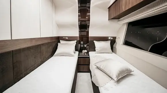 GALEON 680 FLY yacht