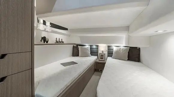 GALEON 430 HTC yacht