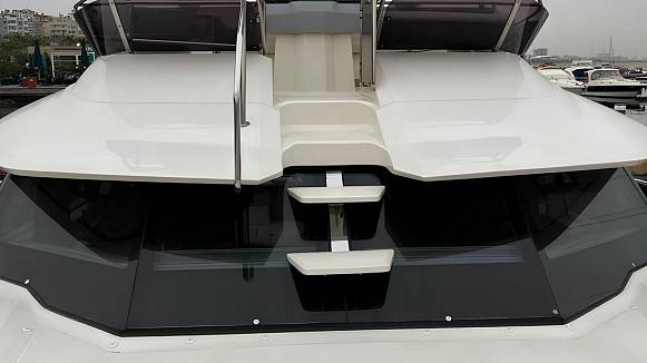 AQUILA 44 POWERCAT yacht