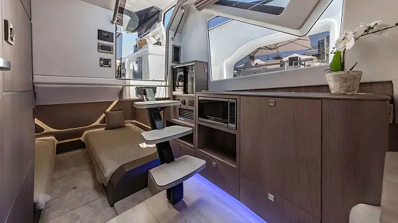 Galeon 375 GTO yacht