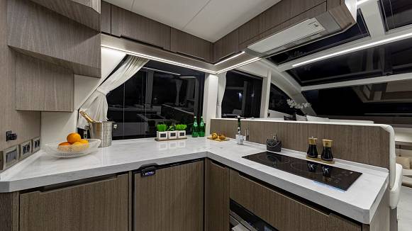 GALEON 470 SKY yacht